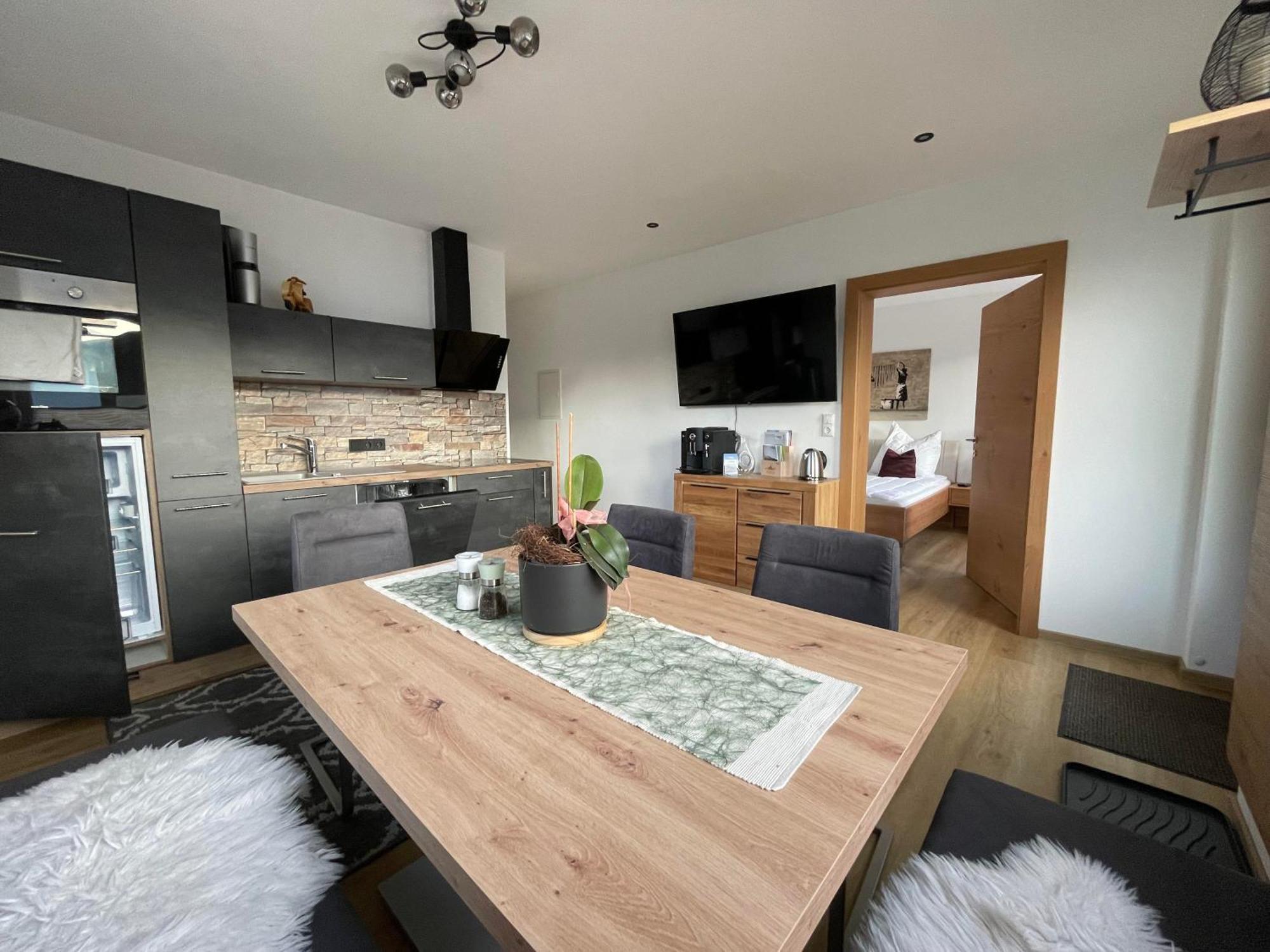 Haus Saro Apartment Hopfgarten im Brixental Luaran gambar